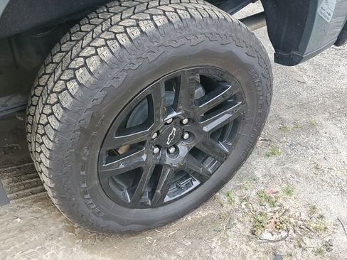 Used 2025 Chevrolet Silverado 1500 LT Trail Boss w/ Convenience Package II image 10