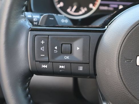 Used 2024 Nissan Pathfinder SL w/ Lighting Package (N92) FWD image 13