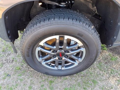 Used 2024 Toyota Tacoma TRD Sport image 4