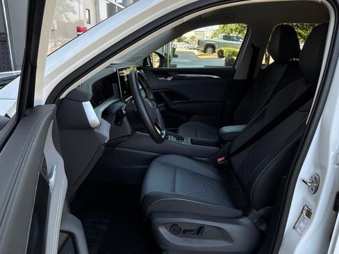 Used 2026 Volkswagen Tiguan SE FWD image 10