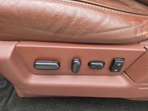 Used 2014 Ford F150 King Ranch w/ King Ranch Luxury Package image 13