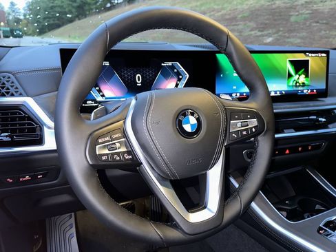 Used 2024 BMW X5 xDrive40i w/ Premium Package AWD/4WD image 38