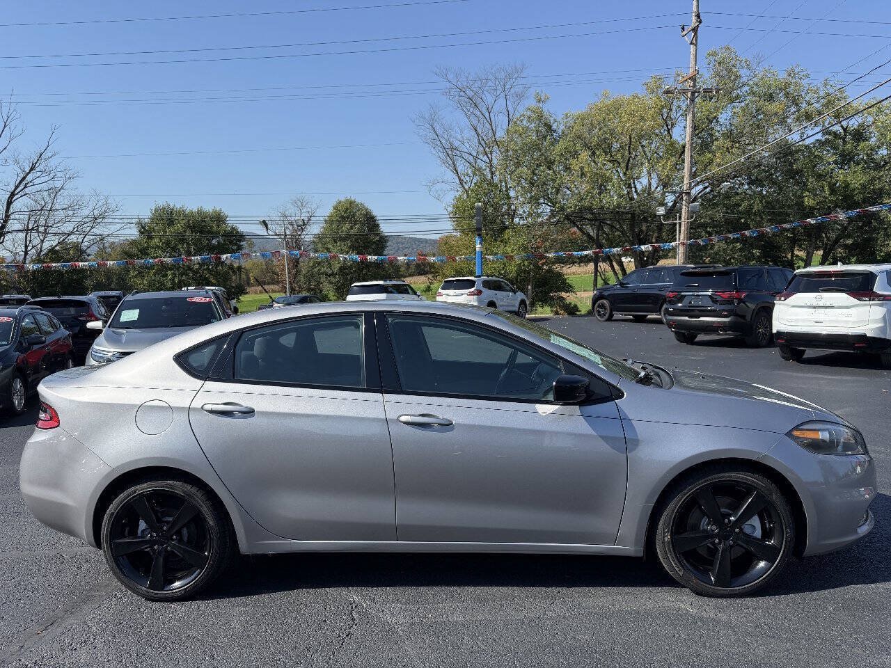 Used 2016 Dodge Dart SXT w/ Rallye Appearance Group FWD image 2