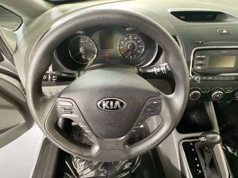 Used 2017 Kia Forte LX FWD image 11