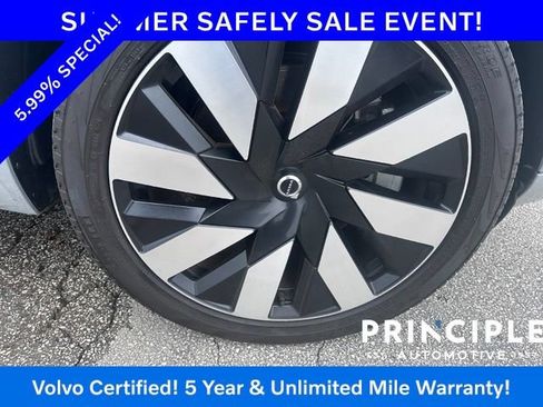 Certified 2024 Volvo XC90 T8 Plus w/ Protection Package Premier AWD/4WD image 16