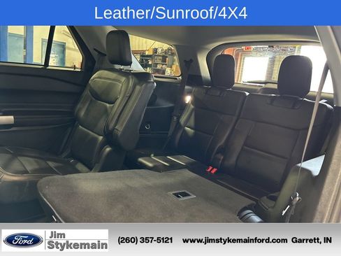 Used 2023 Ford Explorer XLT AWD/4WD image 39
