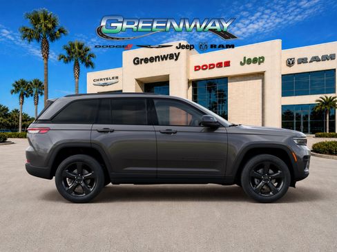 New 2025 Jeep Grand Cherokee Altitude RWD image 21