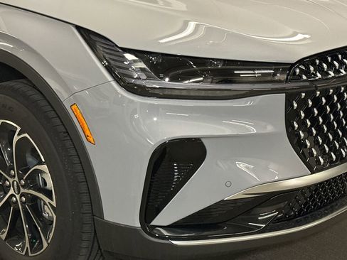 New 2026 Lincoln Nautilus Premier w/ Equipment Group 102A image 9