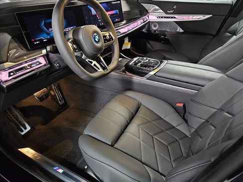 New 2026 BMW i7 M70 AWD/4WD image 8