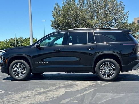 Used 2026 Chevrolet Traverse LT w/ LPO, Floor Liner Package FWD image 7