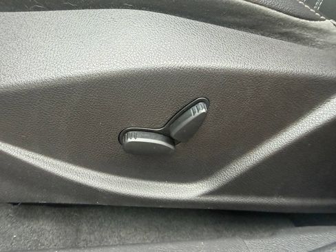 Used 2013 Ford Focus Titanium FWD image 12