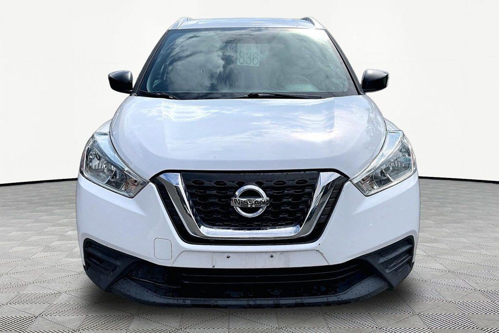 Used 2019 Nissan Kicks S FWD image 3