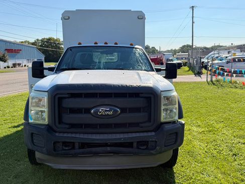 Used 2015 Ford F550 2WD Regular Cab Super Duty image 8