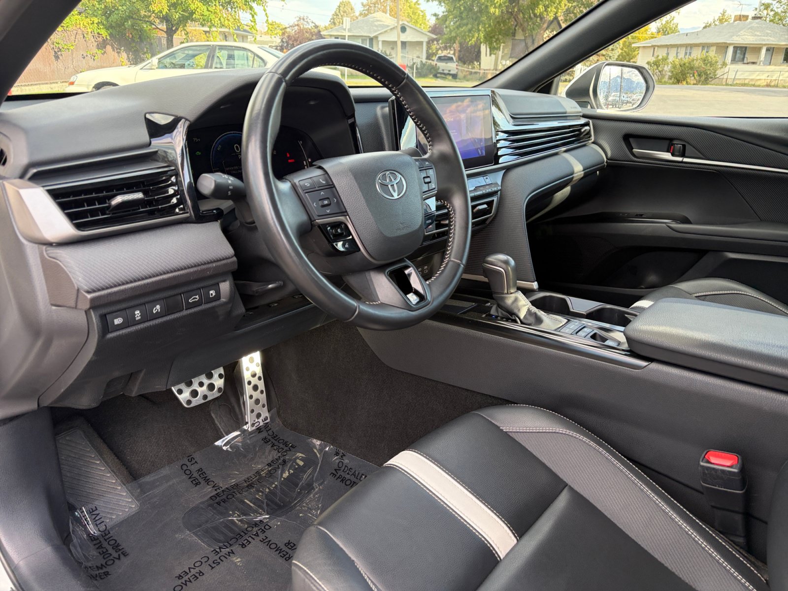 Used 2025 Toyota Camry SE FWD image 10