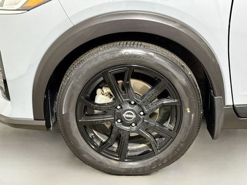 Used 2024 Nissan Kicks SV w/ Interior Electronics Package FWD image 27