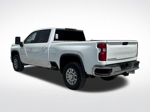Used 2024 Chevrolet Silverado 2500 LT AWD/4WD image 3