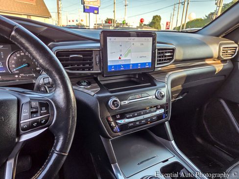 Used 2020 Ford Explorer Limited image 27