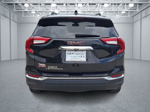 Used 2024 GMC Terrain SLT FWD image 4