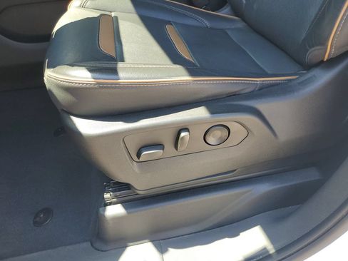 Certified 2022 GMC Yukon XL AT4 AWD/4WD image 23