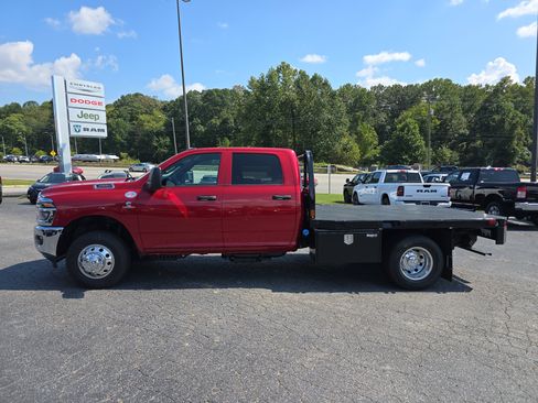 New 2025 RAM 3500 Tradesman w/ Chrome Appearance Group image 6