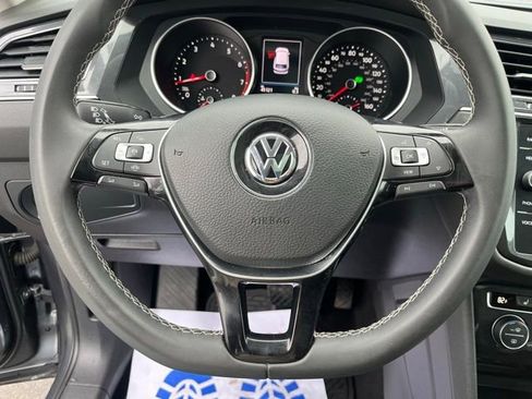 Certified 2021 Volkswagen Tiguan SE w/ Panoramic Sunroof Package image 41