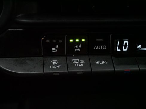 Certified 2026 Toyota Crown AWD/4WD image 32