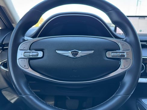 Used 2022 Genesis GV70 2.5T w/ Select Package AWD/4WD image 9