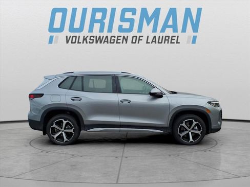 New 2026 Volkswagen Tiguan SE image 2