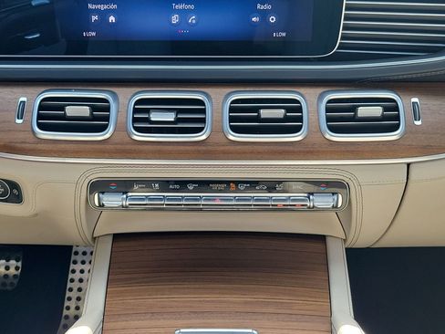 Certified 2025 Mercedes-Benz GLS 450 4MATIC image 21