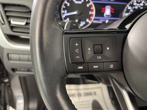 Used 2023 Nissan Rogue SV w/ SV Premium B Package image 22