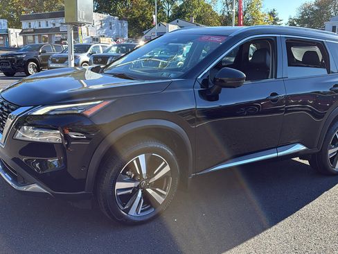 Certified 2023 Nissan Rogue SL w/ SL Premium Package AWD/4WD image 3