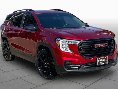 Used 2024 GMC Terrain SLE w/ Driver Convenience Package FWD image 3