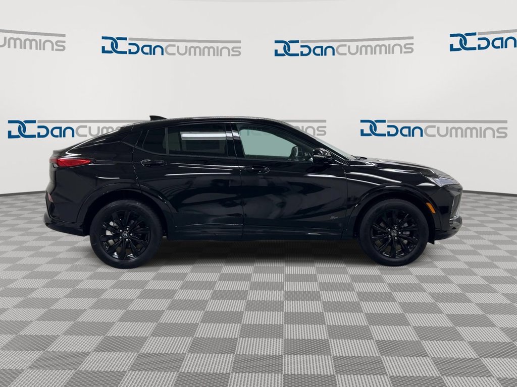 Used 2025 Buick Envista Sport Touring w/ Convenience I Package FWD image 9