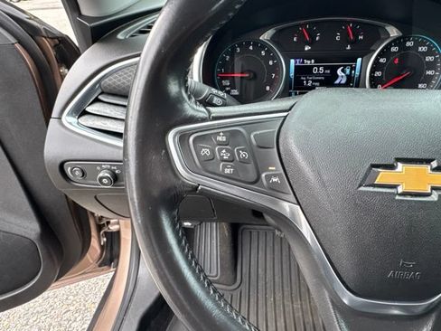 Used 2018 Chevrolet Malibu LT w/ Driver Confidence Package FWD image 16