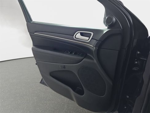 Used 2018 Jeep Grand Cherokee High Altitude image 30