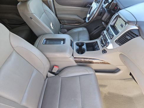 Used 2017 GMC Yukon SLT w/ Open Road Package image 16