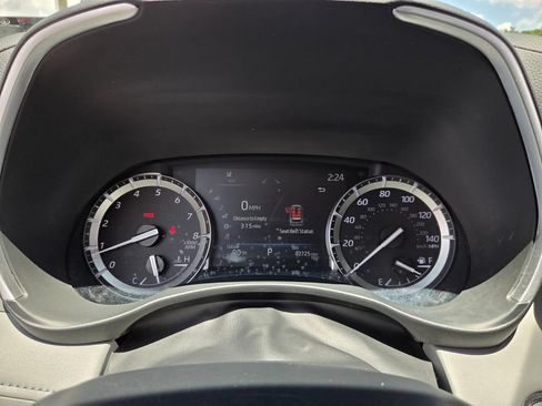 Used 2022 Toyota Highlander XLE FWD image 27