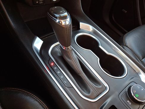 Used 2020 Chevrolet Traverse LT w/ LT Premium Package image 18