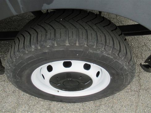 Used 2018 Ford Transit 250 148 High Roof image 25