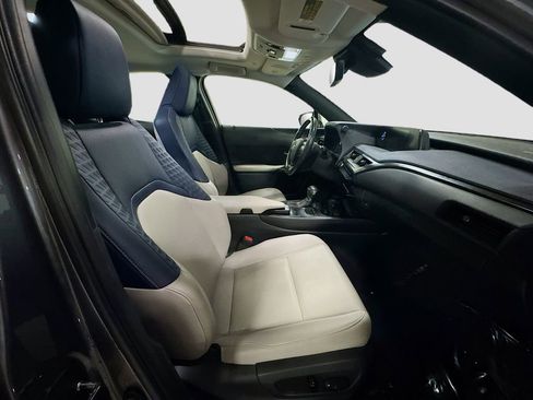 Used 2019 Lexus UX 250h image 37