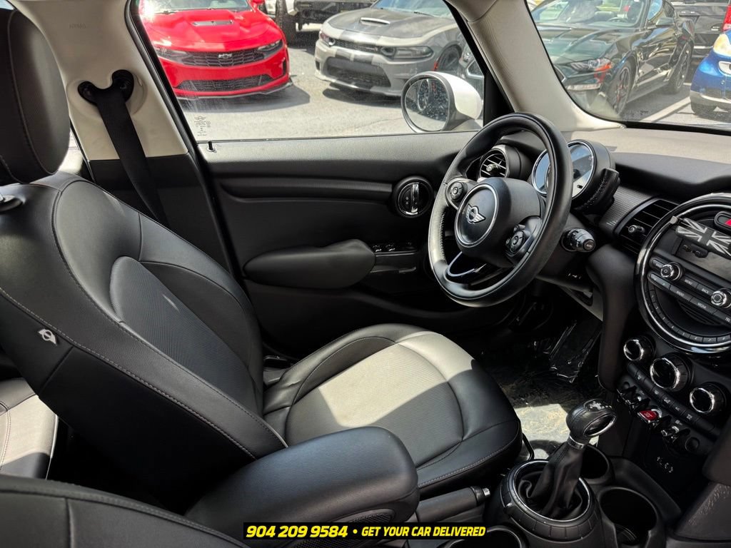 Used 2015 MINI Cooper 4-Door Hardtop FWD image 32