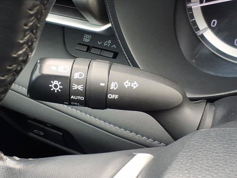 Used 2023 Toyota Highlander LE image 17