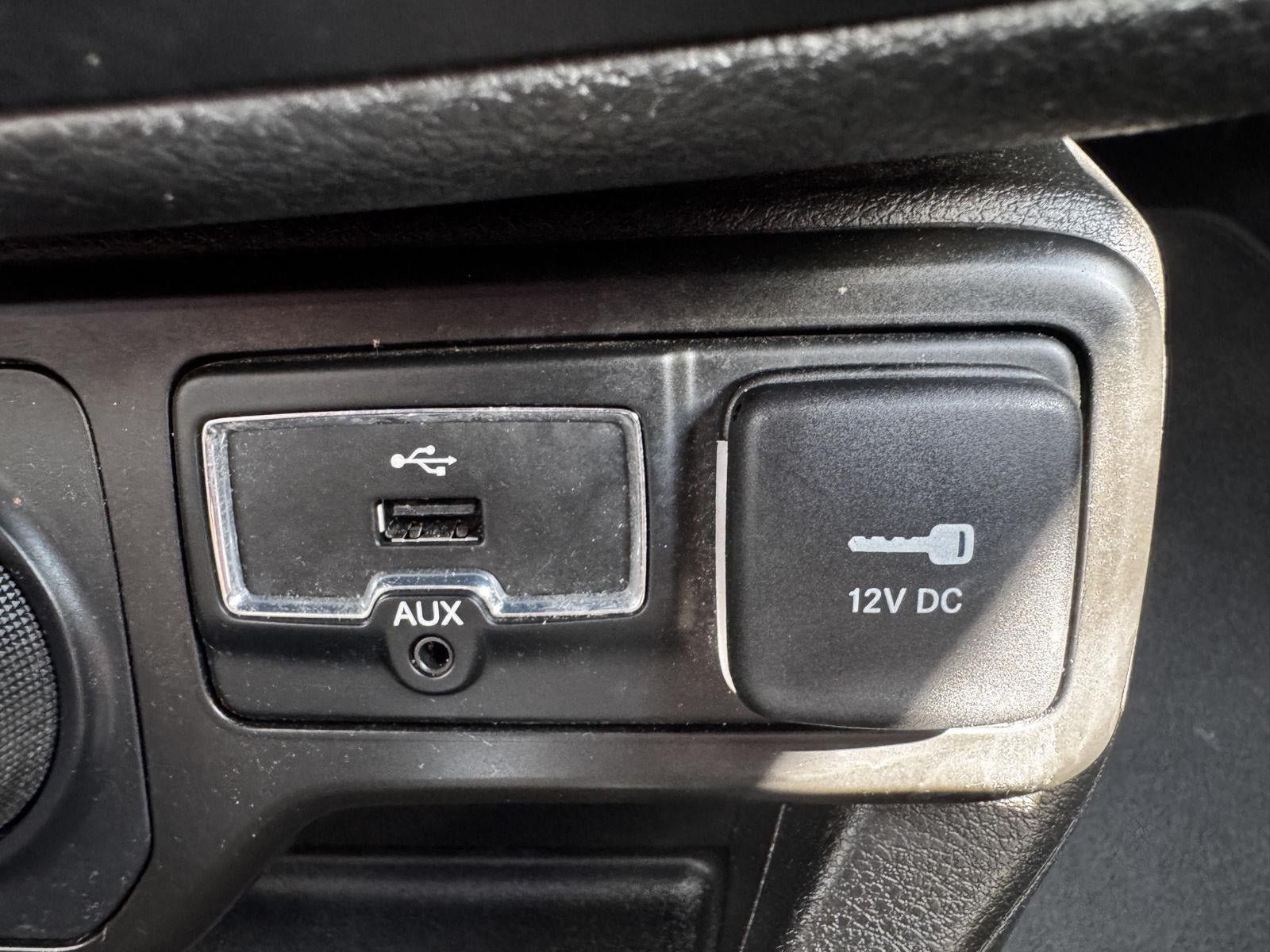 Used 2021 Jeep Renegade Limited AWD/4WD image 27