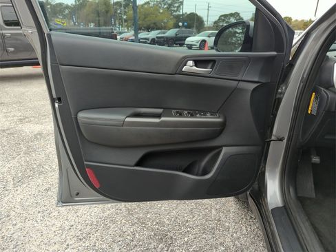 Used 2022 Kia Sportage Nightfall Edition image 18