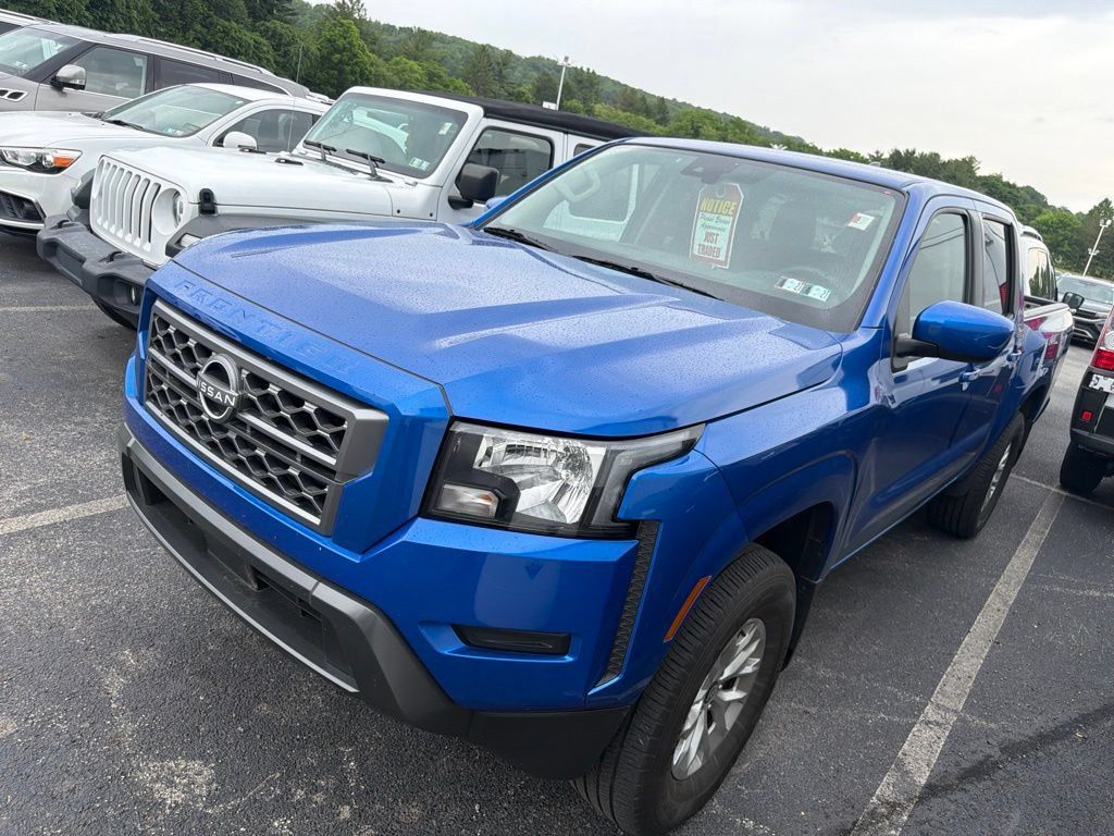 Used 2024 Nissan Frontier SV AWD/4WD image 3
