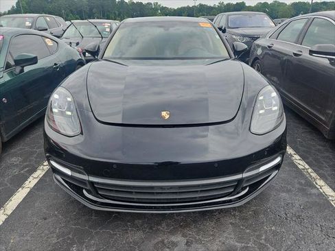 Used 2017 Porsche Panamera RWD image 23