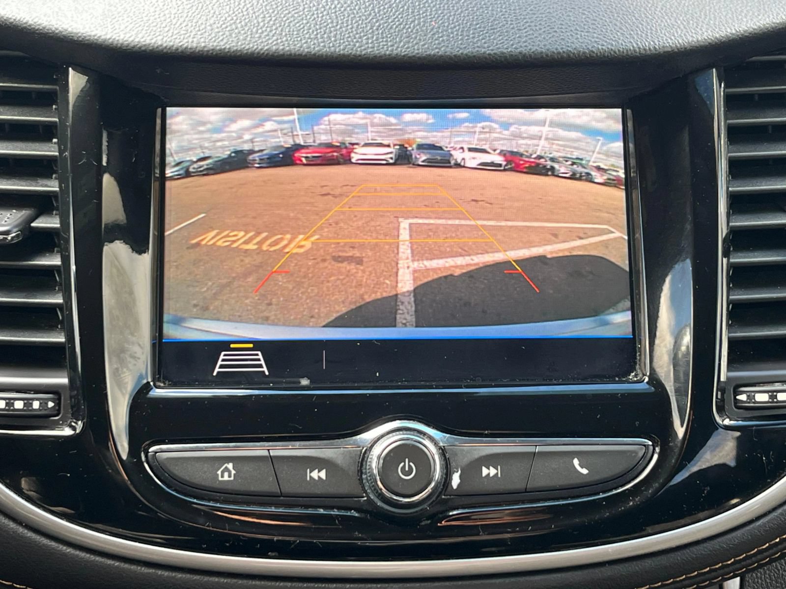 Used 2018 Chevrolet Trax LT w/ LT Convenience Package AWD/4WD image 20