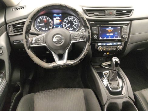 Used 2020 Nissan Rogue SV image 22