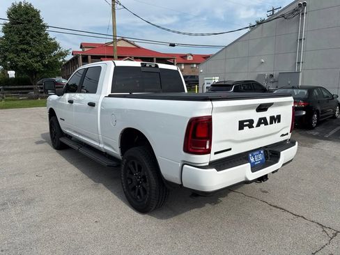 Used 2025 RAM 2500 Big Horn AWD/4WD image 4