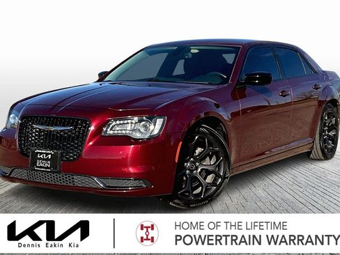 Used 2019 Chrysler 300 Touring w/ Sport Appearance Package image 1